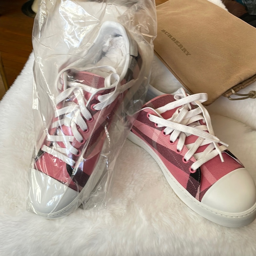 Burberry sneakers